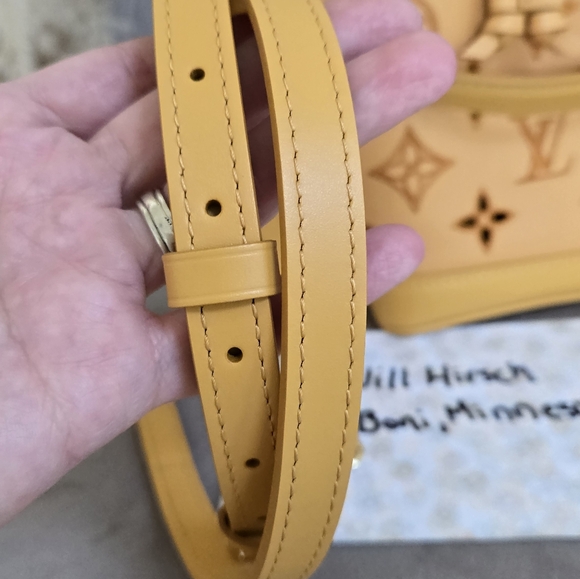 BRAND NEW NANO NOE - Picture 6 of 12